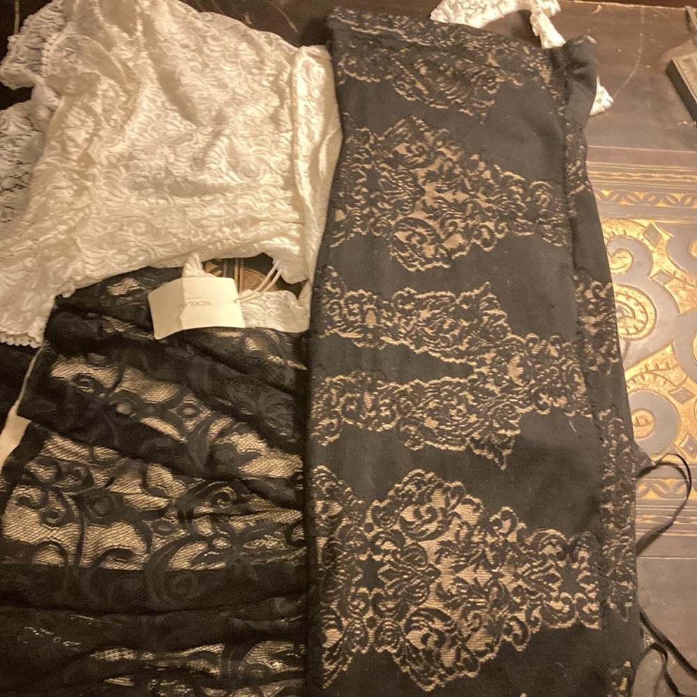 Small dresses - Picture 3 of 3